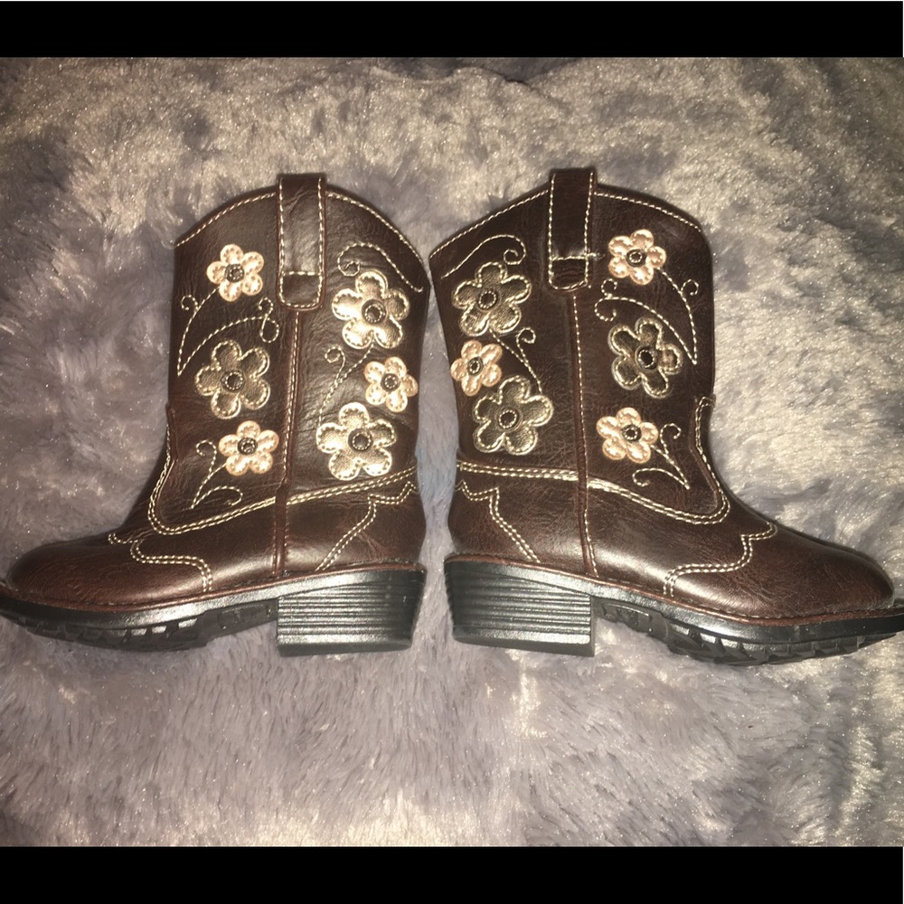 Toddler boots with flowers